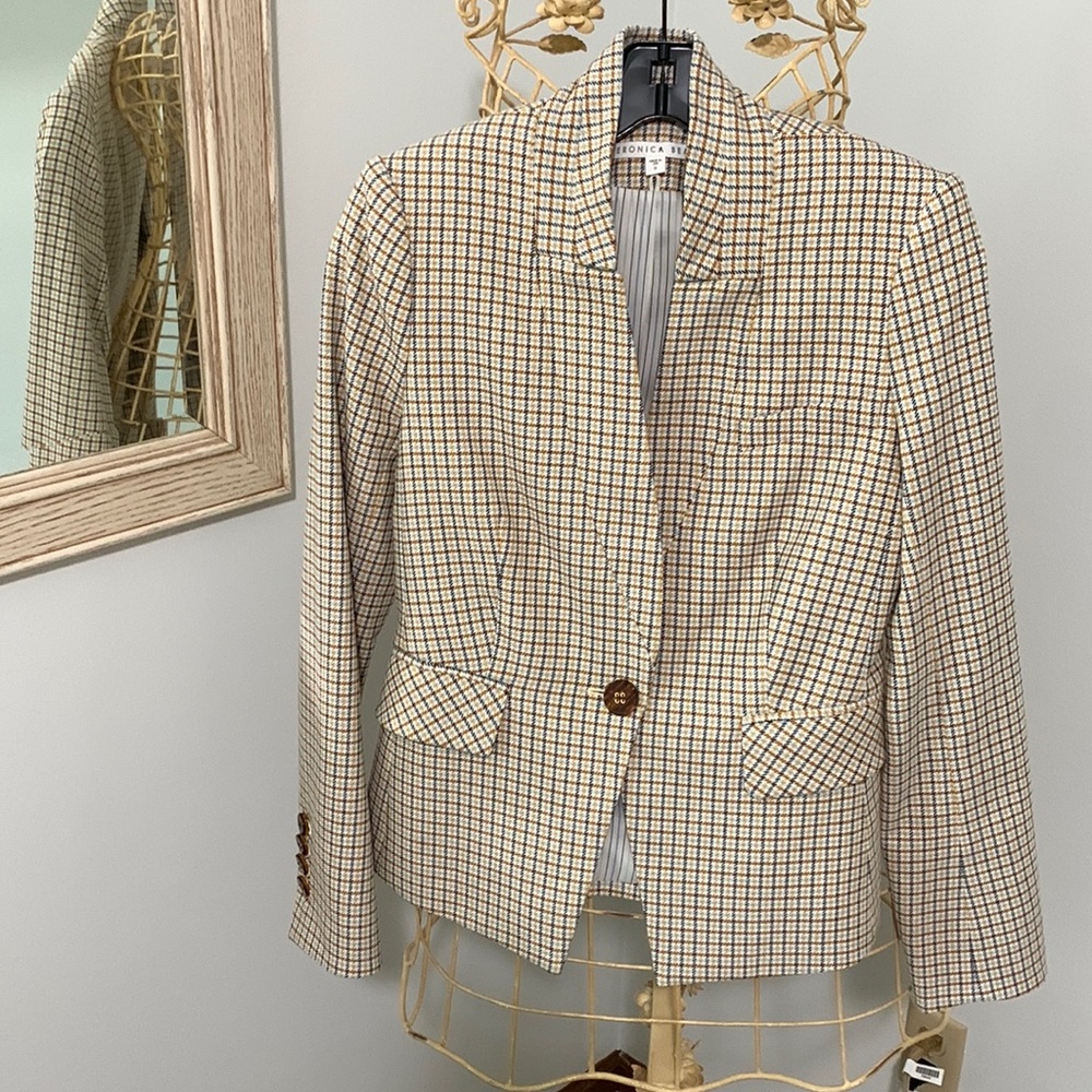 Beautiful Veronica Beard jacket